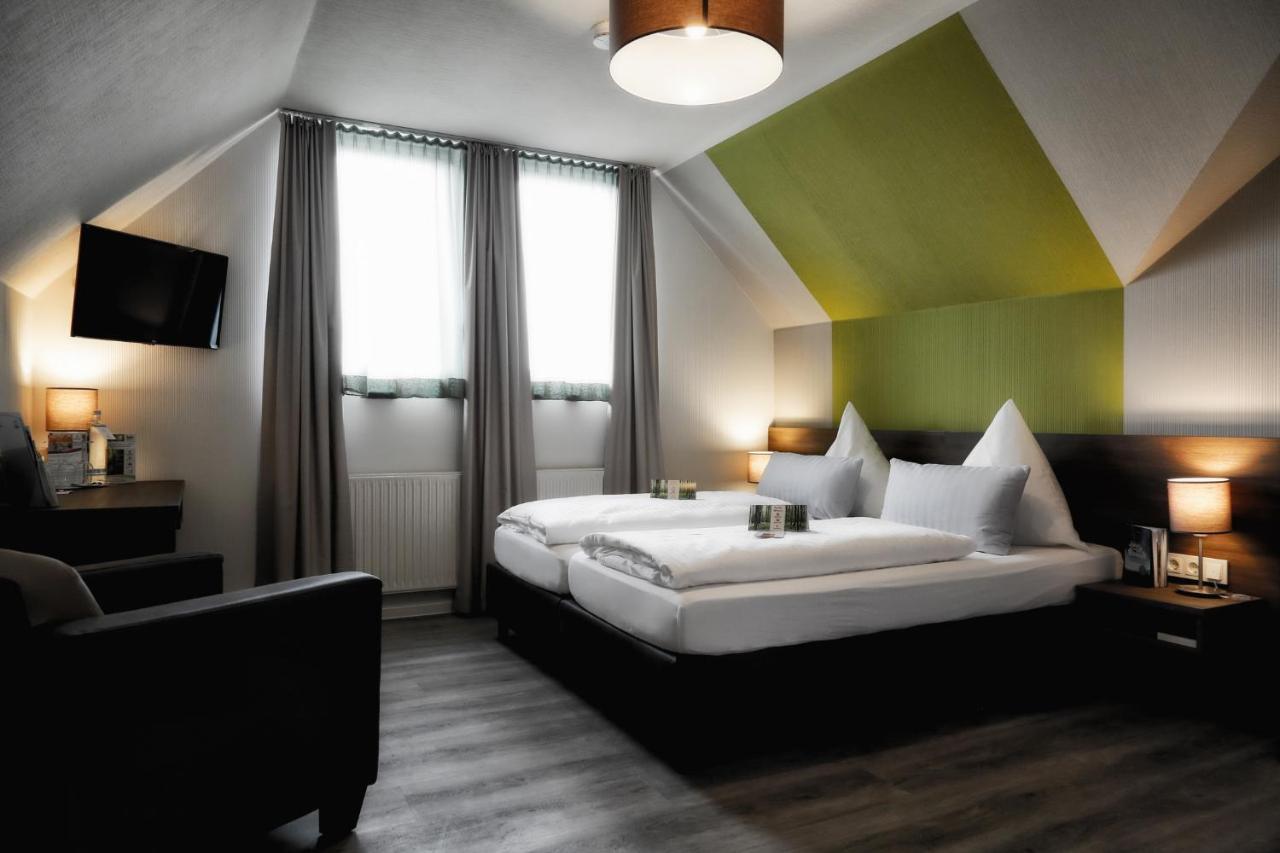 Two-Bedroom Apartment,1259761129:JPEG